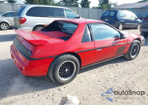1988 Pontiac Fiero z USA, uszkodzony, nr VIN 1G2PE1197JP221952